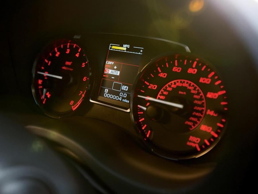  Subaru WRX STI 2015 года  (EU) (фото 22 из 24)
